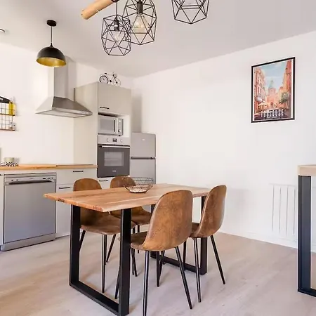 Industrial 2 Bedroom With Terrace, Parking And Wifi Daire *