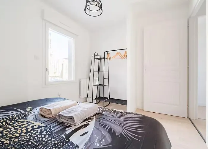 Daire Industrial 2 Bedroom With Terrace, Parking And Wifi Toulouse