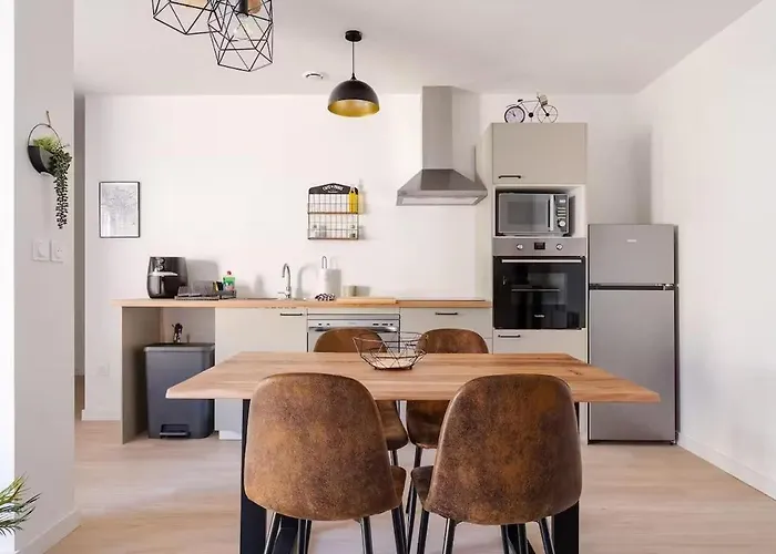 Industrial 2 Bedroom With Terrace, Parking And Wifi *