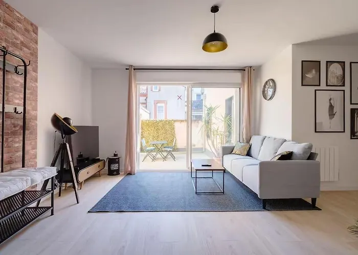 Industrial 2 Bedroom With Terrace, Parking And Wifi *