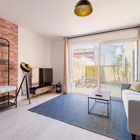 Industrial 2 Bedroom With Terrace, Parking And Wifi *