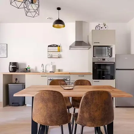 Industrial 2 Bedroom With Terrace, Parking And Wifi *