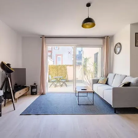 Industrial 2 Bedroom With Terrace, Parking And Wifi *