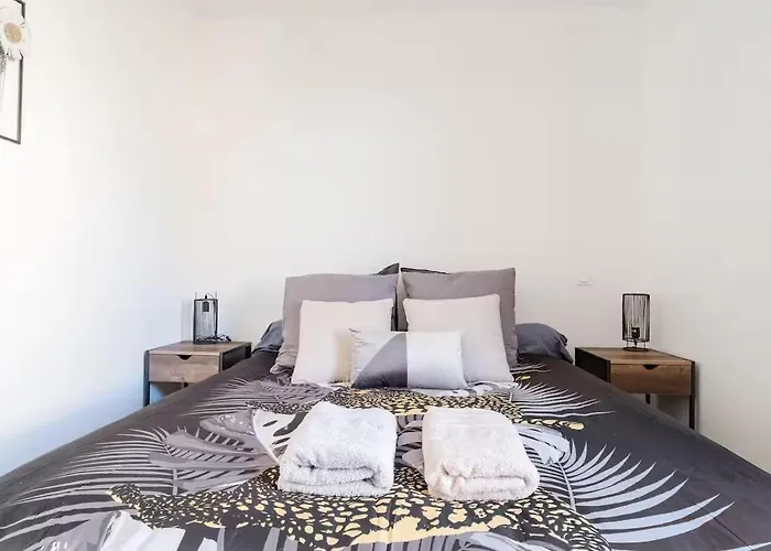 Industrial 2 Bedroom With Terrace, Parking And Wifi Appartamento *