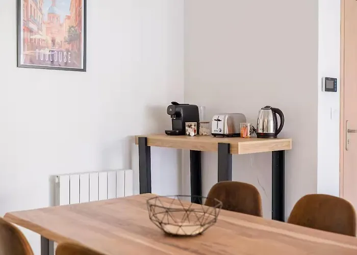 Industrial 2 Bedroom With Terrace, Parking And Wifi Appartamento *